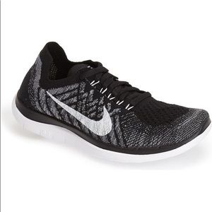 Nike flyknit shoes
